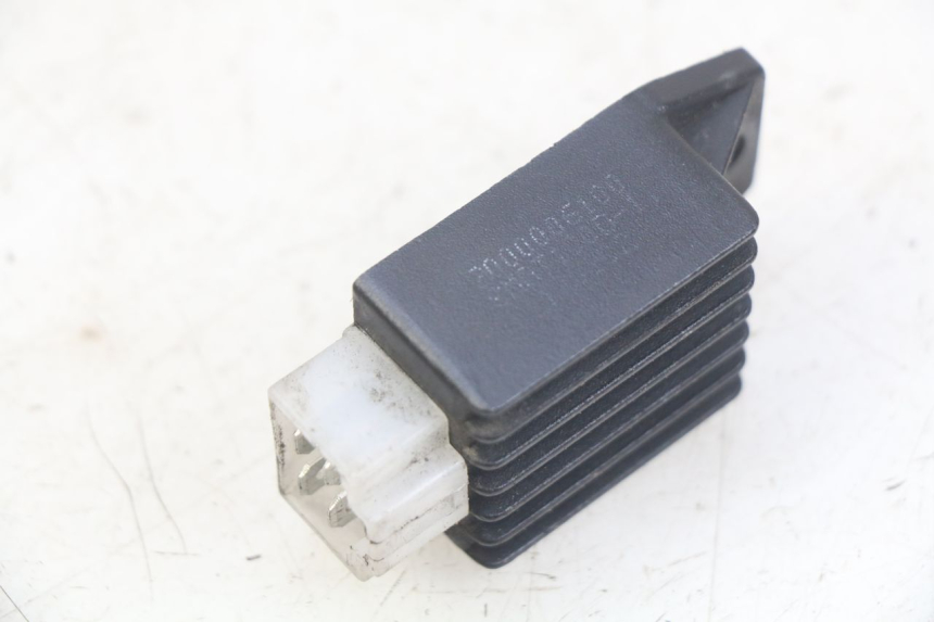 photo de CHARGING REGULATOR PEUGEOT VIVACITY NEW 2T 50 (2008 - 2017) - Zoom on usage condition