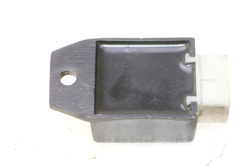 photo de CHARGING REGULATOR PEUGEOT VIVACITY NEW 2T 50 (2008 - 2017) - Alternative perspective