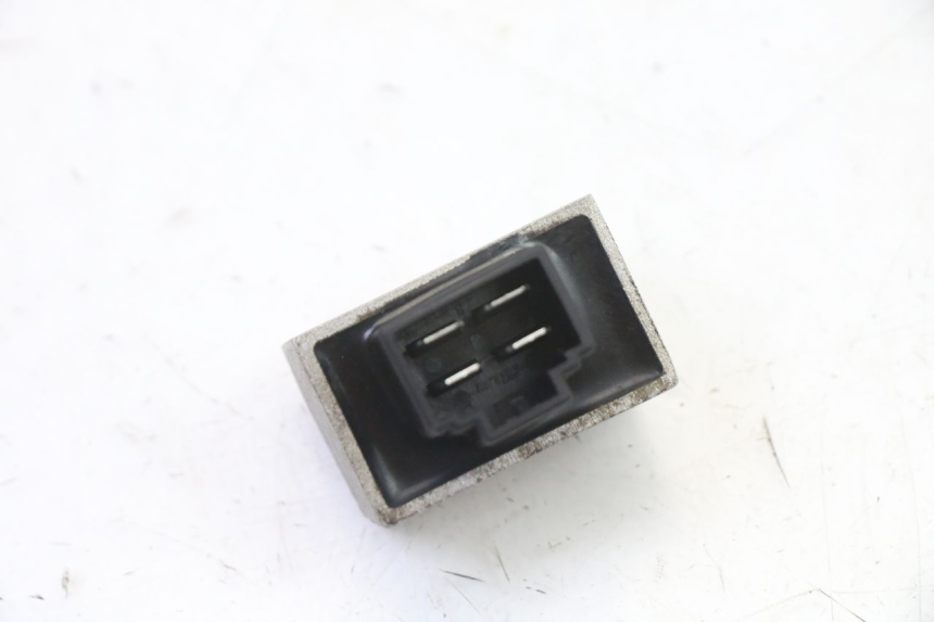 photo de CHARGING REGULATOR PEUGEOT VIVACITY NEW 4T 50 (2008 - 2017) - Zoom on usage condition