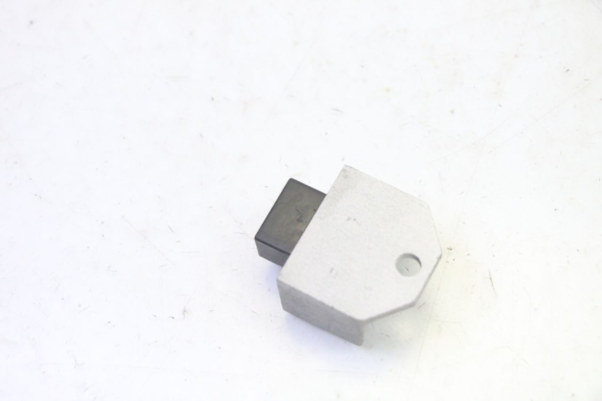 photo de CHARGING REGULATOR PEUGEOT VIVACITY NEW 4T 50 (2008 - 2017) - Alternative perspective