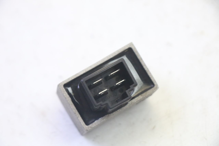 photo de CHARGING REGULATOR PEUGEOT VIVACITY NEW 4T 50 (2008 - 2017) - Zoom on usage condition