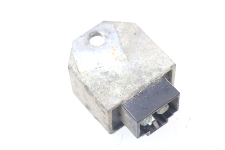 photo de CHARGING REGULATOR PEUGEOT VIVACITY 50 (2004 - 2009) - Zoom on usage condition