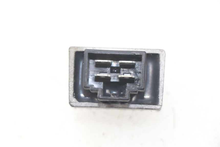 photo de CHARGING REGULATOR PEUGEOT VIVACITY 50 (2004 - 2009) - Zoom on usage condition