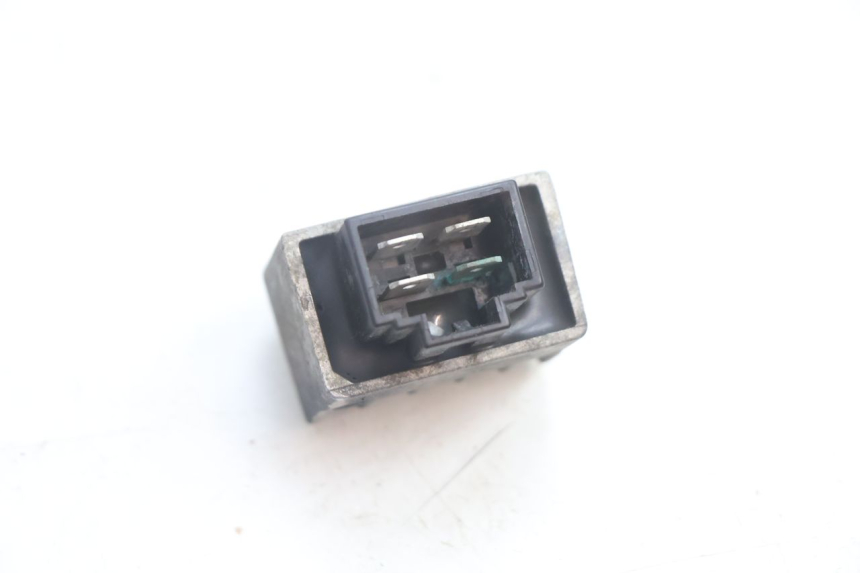 photo de CHARGING REGULATOR PEUGEOT VIVACITY 50 (2004 - 2009) - Zoom on usage condition