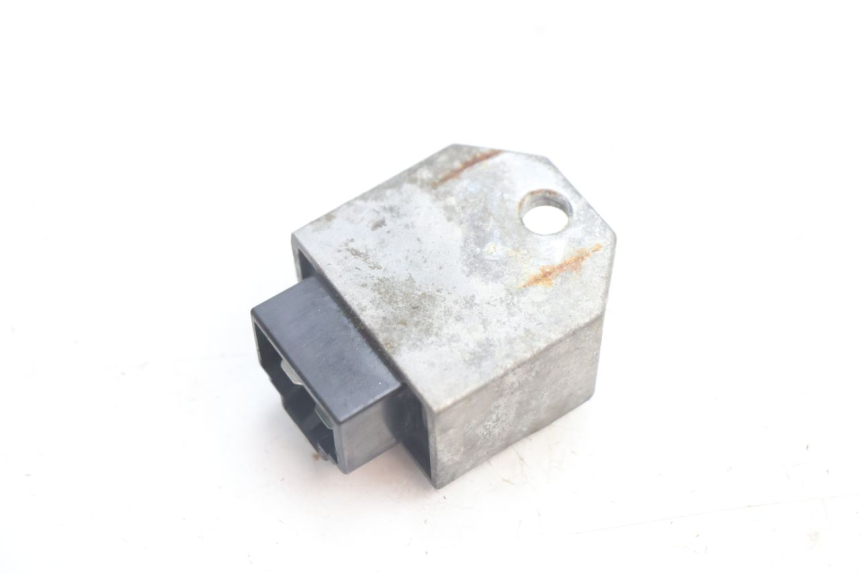 photo de CHARGING REGULATOR PEUGEOT VIVACITY 50 (2004 - 2009) - Alternative perspective
