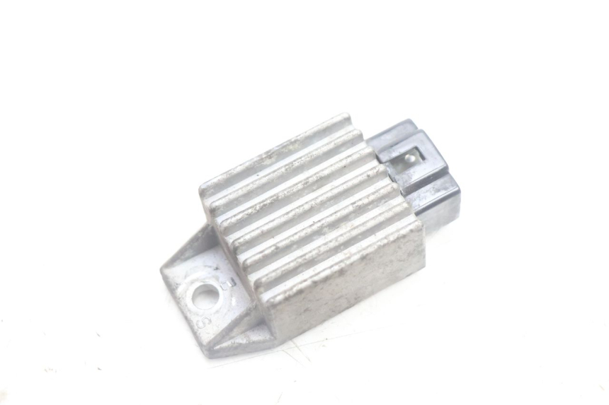 photo de REGULATOR PEUGEOT VIVACITY 100 (1999 - 2008) - Component detail