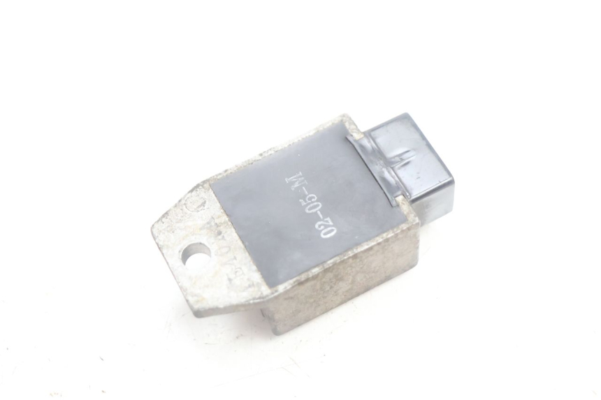 photo de REGULATOR PEUGEOT VIVACITY 100 (1999 - 2008) - Alternative perspective