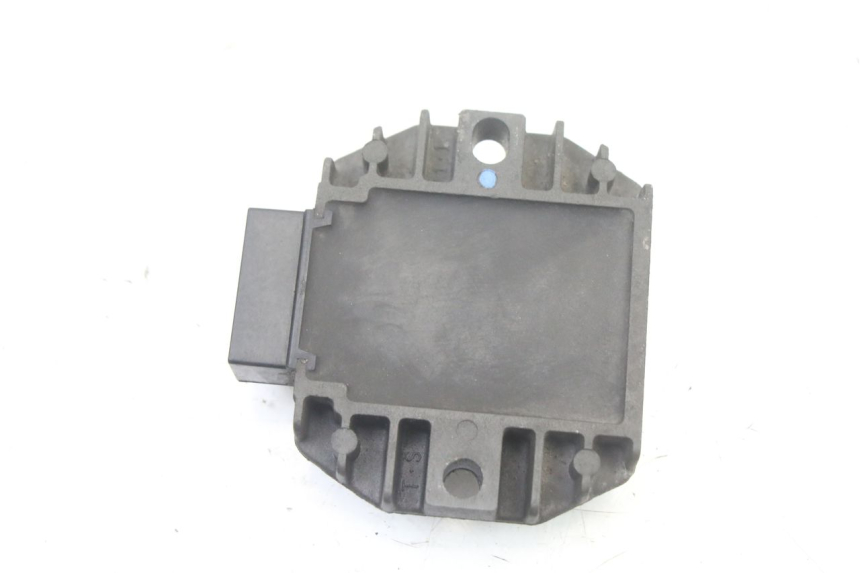 photo de REGULATOR YAMAHA X-MAX XMAX ABS 250 (2010 - 2012) - Alternative perspective