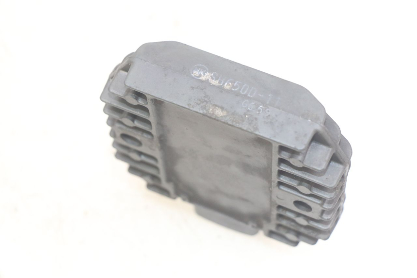 photo de CHARGING REGULATOR YAMAHA XMAX X-MAX 125 (2006 - 2009) - Zoom on usage condition