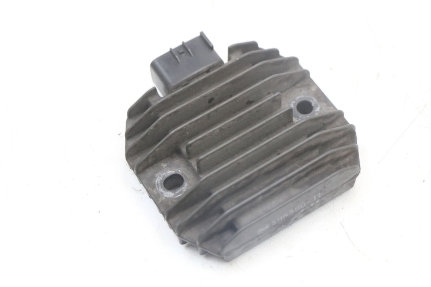 photo de CHARGING REGULATOR YAMAHA X-MAX XMAX 250 (2006 - 2009) - Component detail