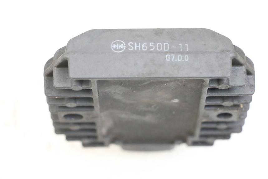 photo de CHARGING REGULATOR YAMAHA XMAX X-MAX 125 (2006 - 2009) - Zoom on usage condition