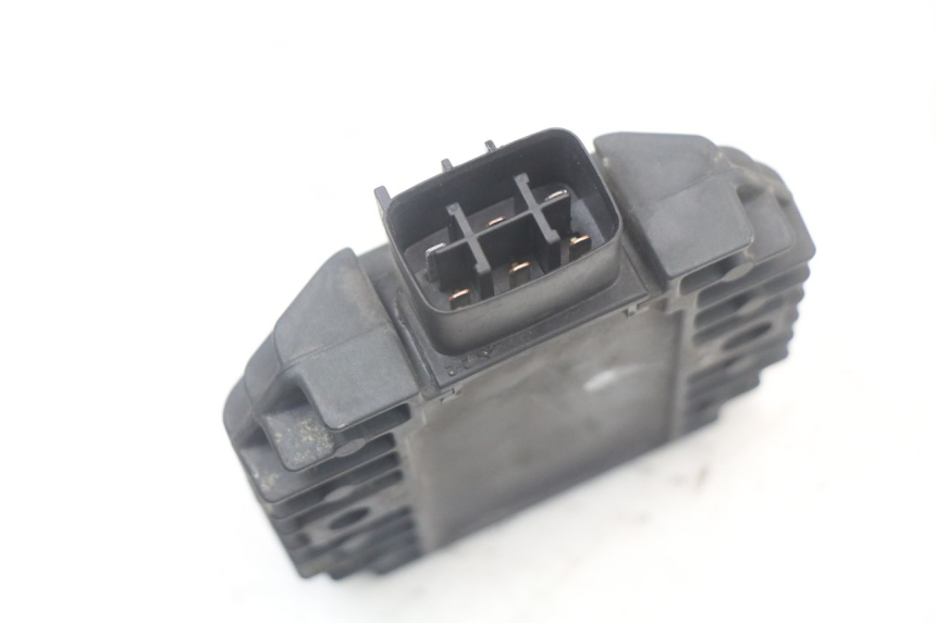 photo de CHARGING REGULATOR YAMAHA XMAX X-MAX 125 (2006 - 2009) - Zoom on usage condition