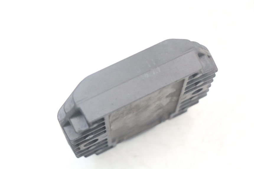 photo de CHARGING REGULATOR YAMAHA XMAX X-MAX 125 (2006 - 2009) - Alternative perspective