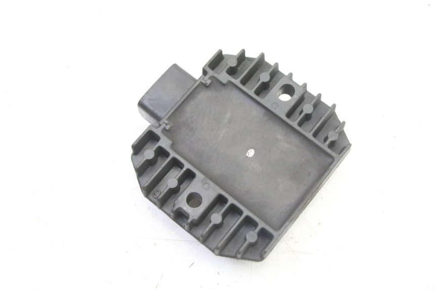 photo de CHARGING REGULATOR YAMAHA XMAX X-MAX 125 (2006 - 2009) - Alternative perspective