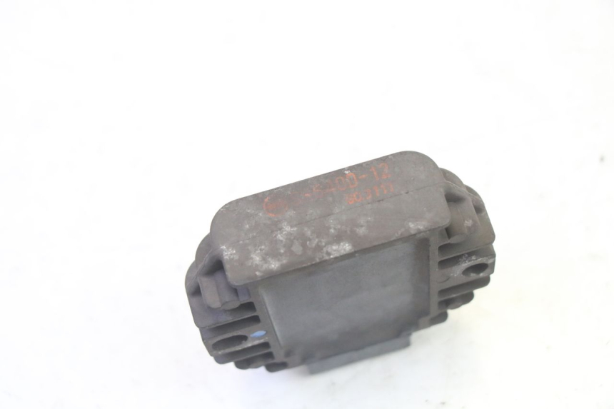 photo de CHARGING REGULATOR YAMAHA X-MAX XMAX 125 (2010 - 2013) - Technical close-up