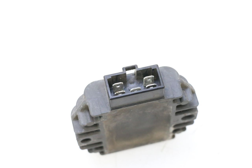 photo de CHARGING REGULATOR YAMAHA X-MAX XMAX 125 (2010 - 2013) - Alternative perspective