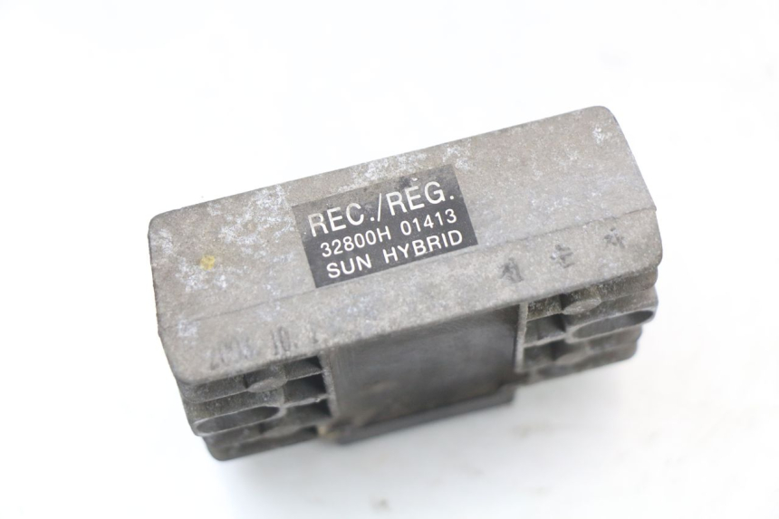 photo de CHARGING REGULATOR PIAGGIO X8 125 (2004 - 2007) - Alternative perspective