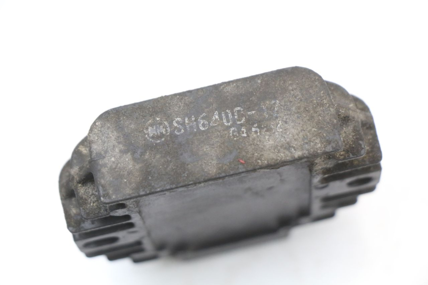 photo de CHARGING REGULATOR PIAGGIO X9 125 (2000 - 2003) - Alternative perspective