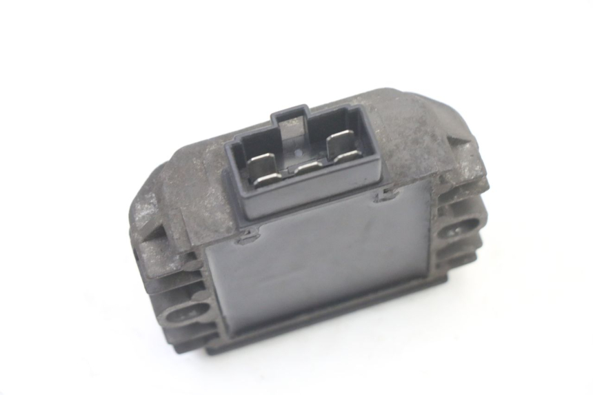 photo de CHARGING REGULATOR PIAGGIO XEVO - X EVO 125 (2007 - 2017) - Zoom on usage condition