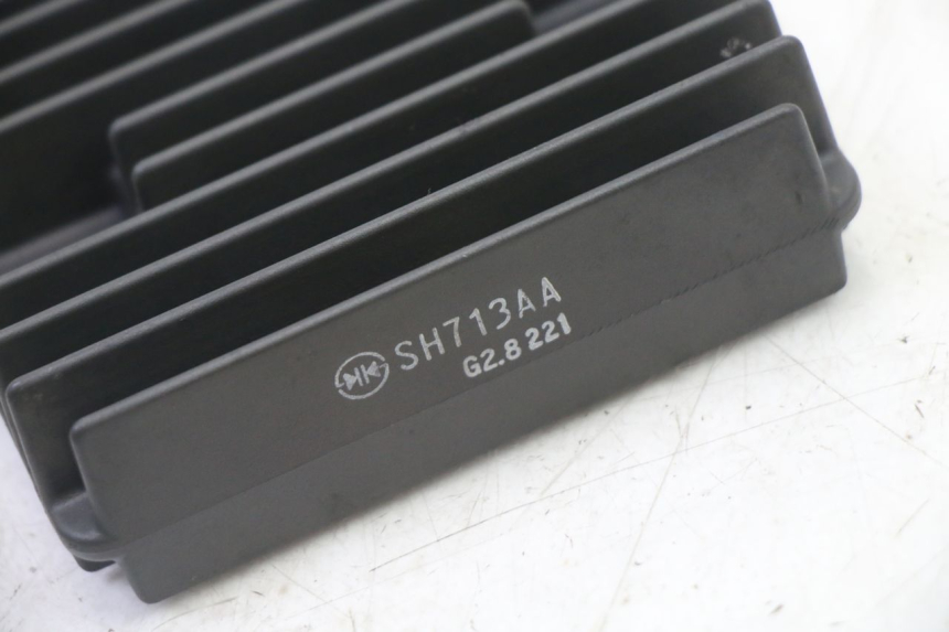 photo de REGULATOR YAMAHA XJ6 ABS 600 (2008 - 2016) - Technical close-up