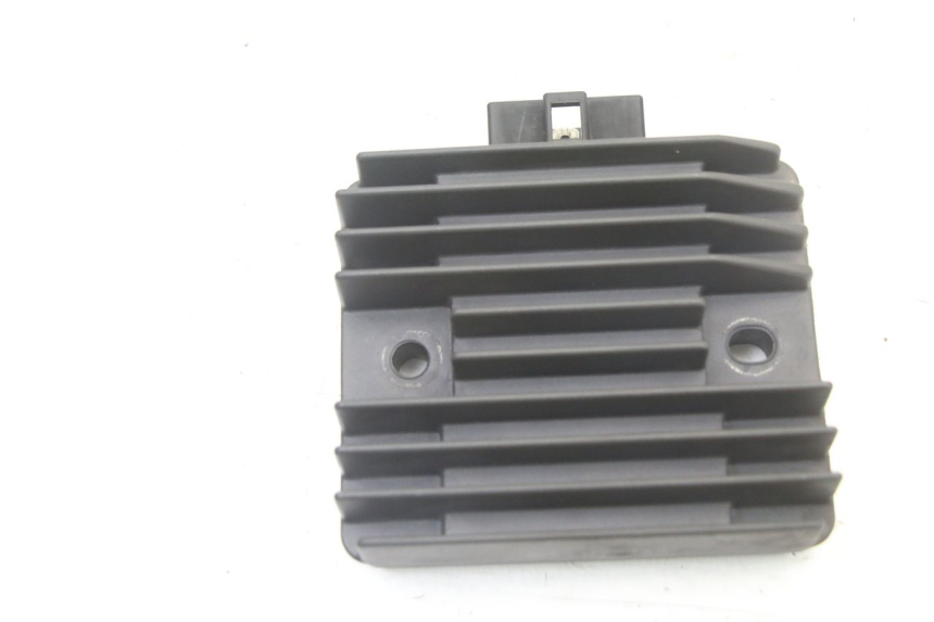 photo de REGULATOR YAMAHA XJ6 600 (2008 - 2016) - Component detail