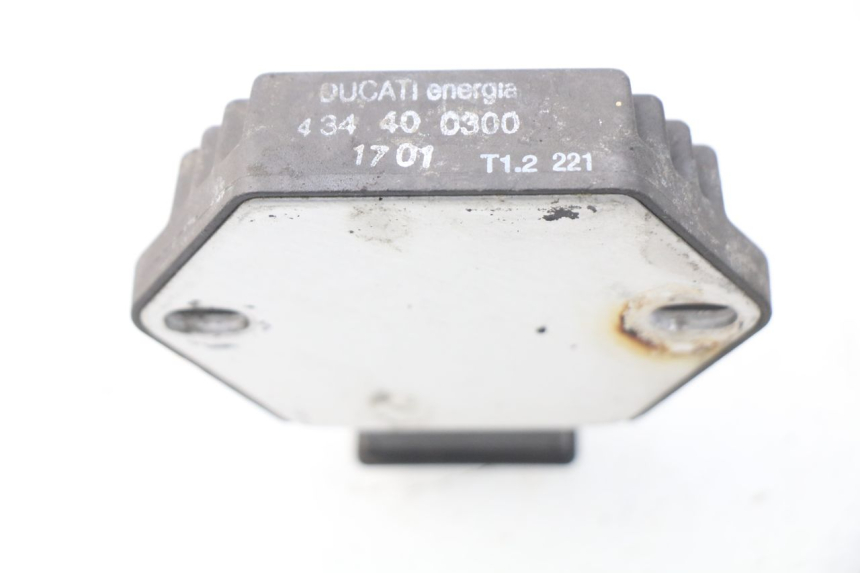 photo de REGULATOR HONDA XLV VARADERO 125 (2000 - 2006) - Alternative perspective