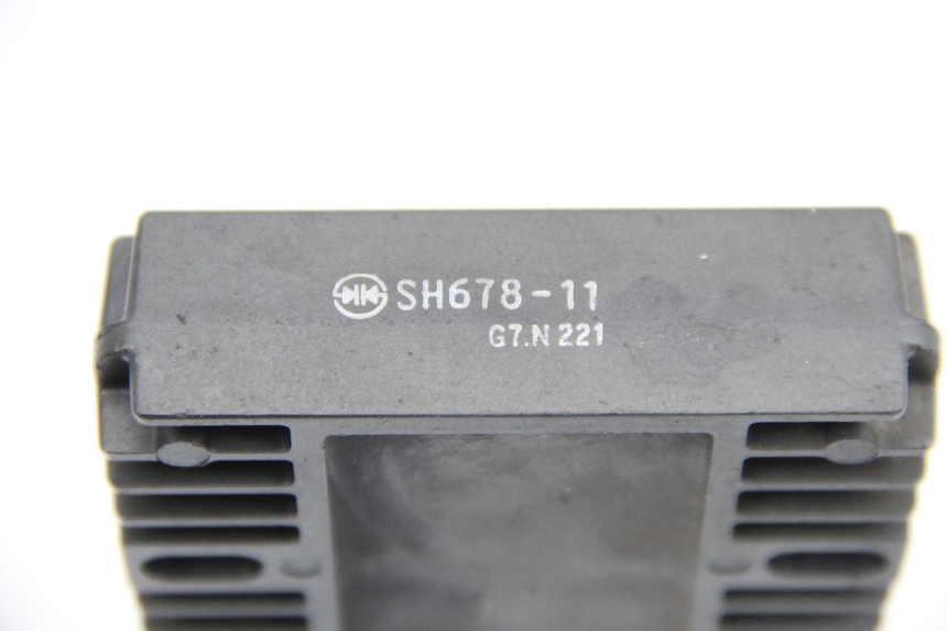 photo de REGULATOR YAMAHA XP T-MAX TMAX 500 (2008 - 2012) - Alternative perspective