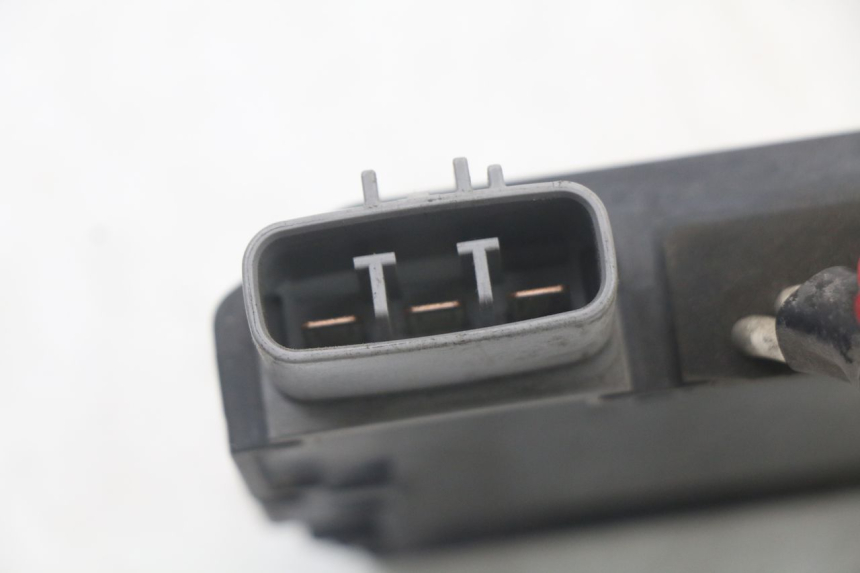 photo de CHARGING REGULATOR YAMAHA FJR ABS 1300 (2006 - 2012) - Alternative perspective