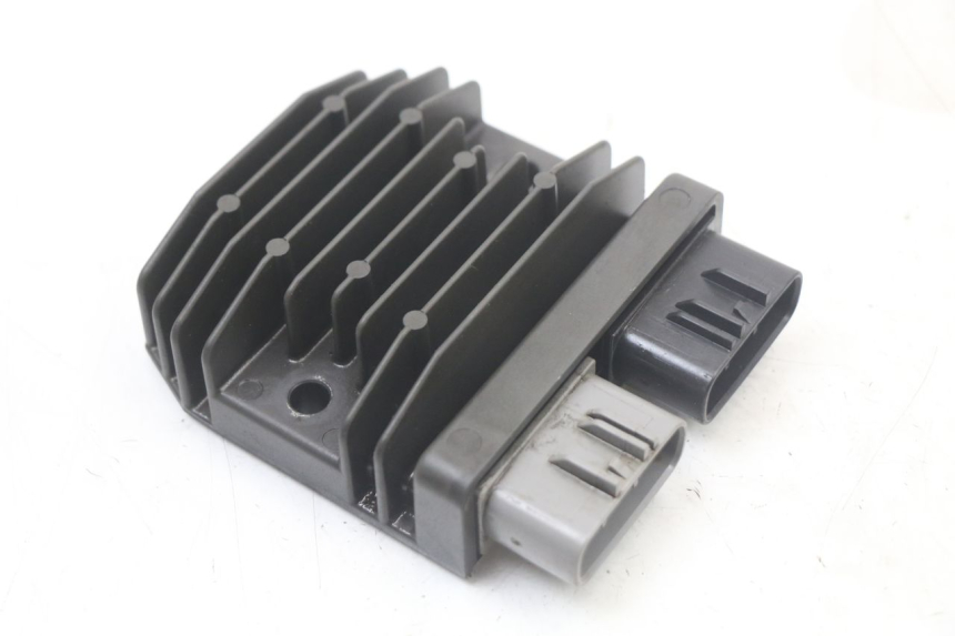 photo de REGULATOR YAMAHA FZ1 FAZER 1000 (2007 - 2009) - Main view