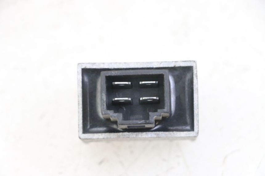 photo de REGULATOR YAMAHA NEO'S NEOS 2T EASY 50 (2013 - 2016) - Zoom on usage condition