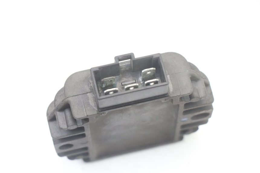 photo de REGULATOR YAMAHA X-MAX XMAX ABS 250 (2010 - 2014) - Zoom on usage condition