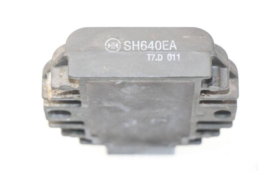 photo de CHARGING REGULATOR YAMAHA YP MAJESTY 125 (2007 - 2010) - Zoom on usage condition