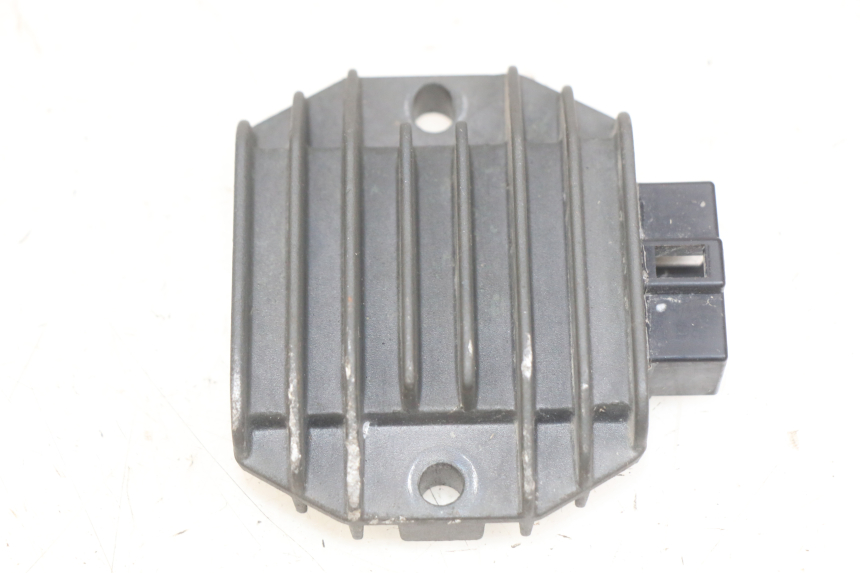 photo de CHARGING REGULATOR YAMAHA YP MAJESTY 125 (1998 - 2001) - Main view