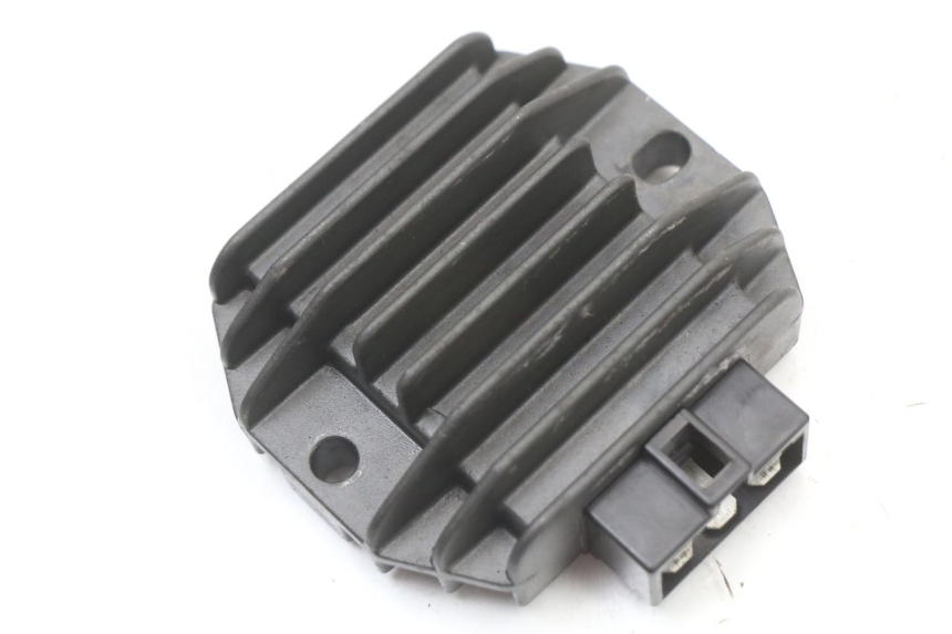 photo de CHARGING REGULATOR YAMAHA YP MAJESTY 125 (2002 - 2006) - Main view