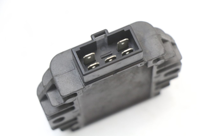 photo de CHARGING REGULATOR YAMAHA YP MAJESTY 125 (2002 - 2006) - Component detail