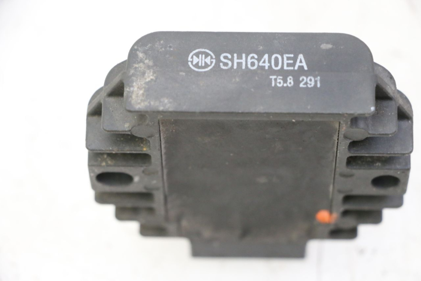 photo de CHARGING REGULATOR YAMAHA YP MAJESTY 125 (2002 - 2006) - Zoom on usage condition