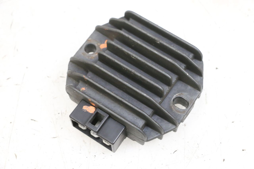 photo de CHARGING REGULATOR YAMAHA YP MAJESTY 125 (2002 - 2006) - Main view