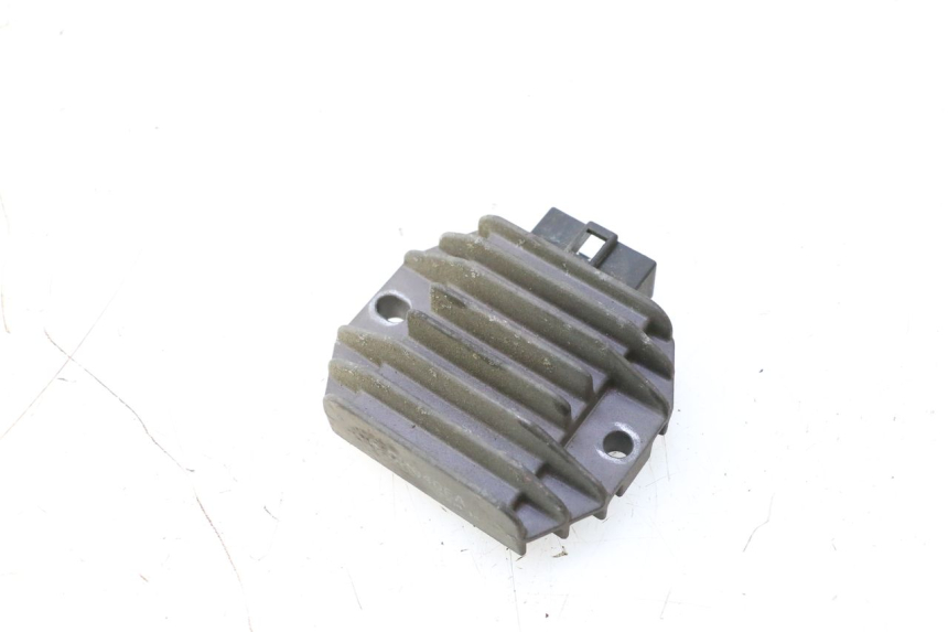 photo de CHARGING REGULATOR YAMAHA YP MAJESTY 125 (1998 - 2001) - Component detail