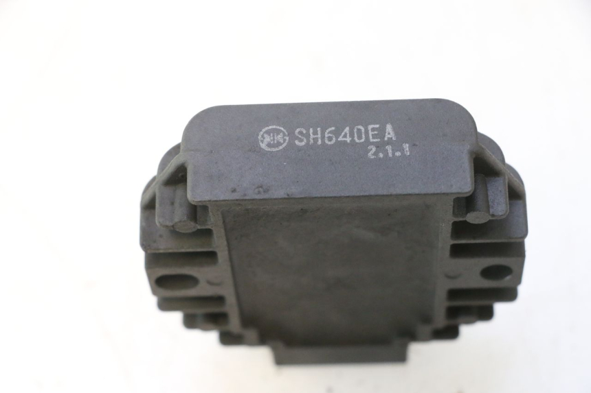 photo de CHARGING REGULATOR YAMAHA YP MAJESTY 125 (1998 - 2001) - Zoom on usage condition