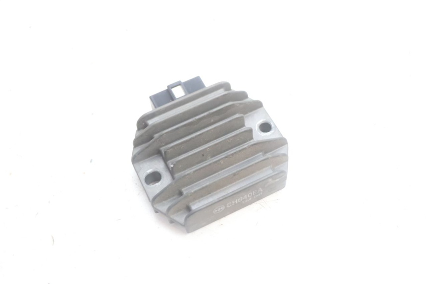 photo de CHARGING REGULATOR YAMAHA YP MAJESTY 125 (2002 - 2006) - Component detail