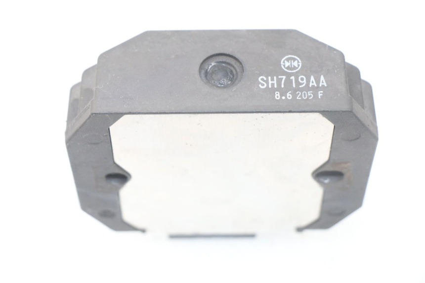 photo de REGULATOR YAMAHA YP T-MAX TMAX 530 (2017 - 2020) - Alternative perspective