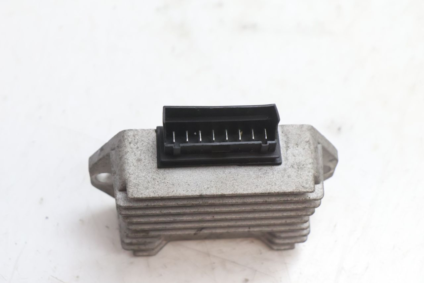 photo de CHARGING REGULATOR PIAGGIO ZIP 2T 50 (2009 - 2019) - Alternative perspective