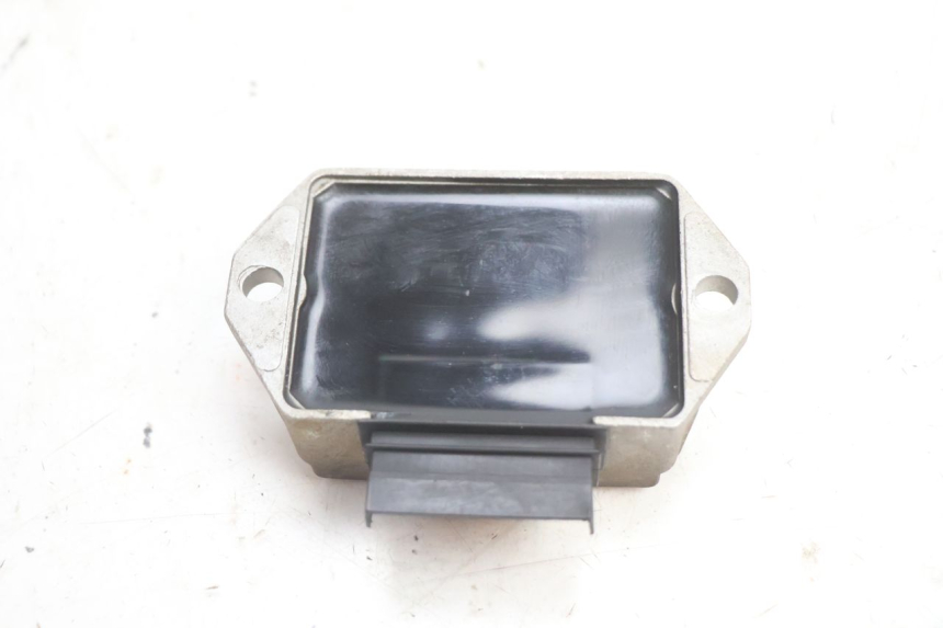 photo de CHARGING REGULATOR PIAGGIO ZIP 2T 50 (2009 - 2019) - Zoom on usage condition