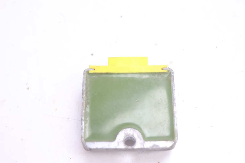 photo de REGULATOR PIAGGIO ZIP 4T 50 (2006 - 2017) - Alternative perspective