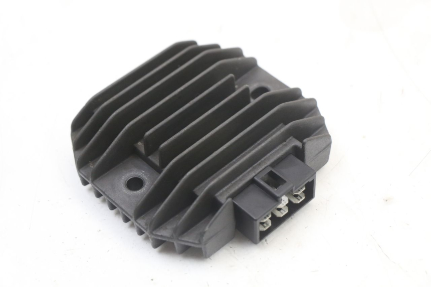 photo de REGULATOR KAWASAKI ZR7 ZR-7 S 750 (1999 - 2004) - Main view