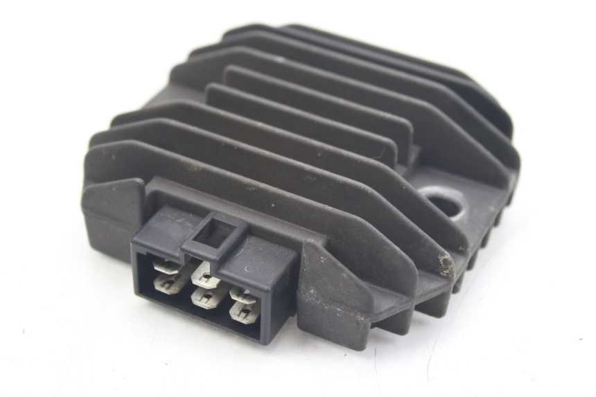 photo de CHARGING REGULATOR KAWASAKI ZZR 600 (1995 - 2004) - Technical close-up