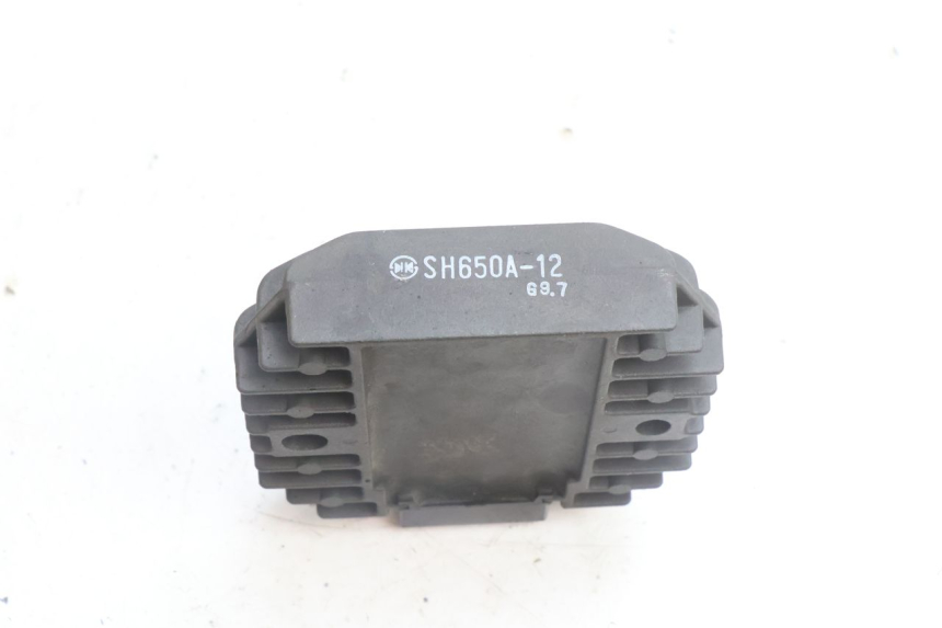photo de CHARGING REGULATOR KAWASAKI ZZR 600 (1995 - 2004) - Technical close-up