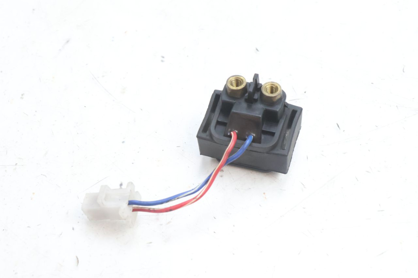 photo de STARTER RELAY SUZUKI BURGMAN 125 (2007 - 2014) - Zoom on usage condition