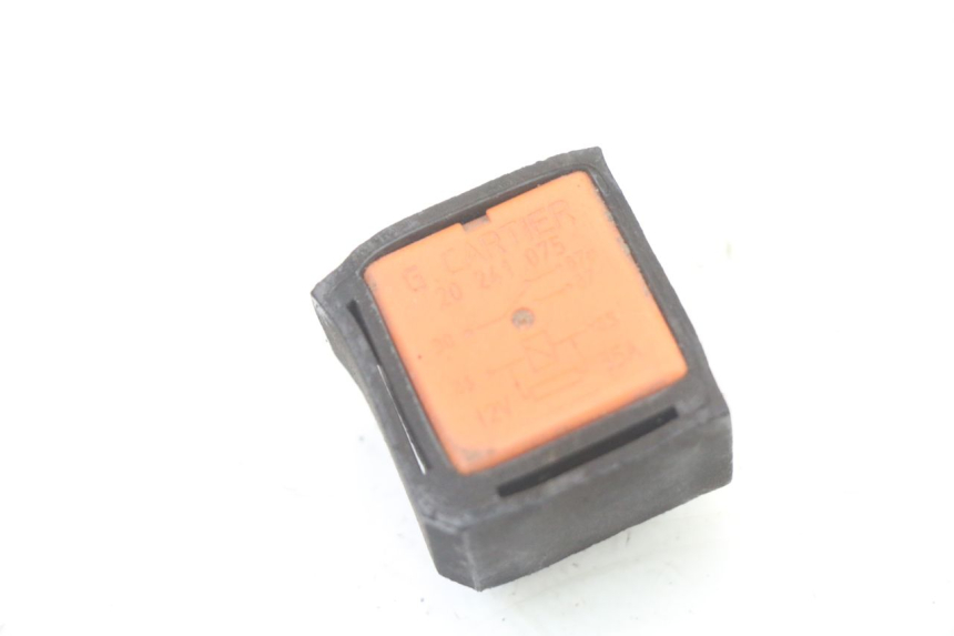 photo de STARTER RELAY PEUGEOT ELYSTAR 50 (2002 - 2014) - Zoom on usage condition