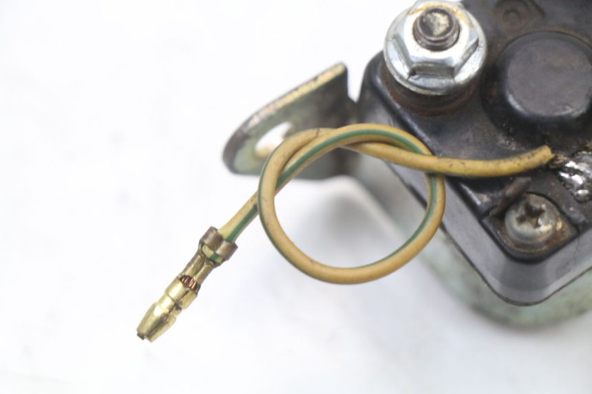 photo de STARTER RELAY SUZUKI GSX E 250 (1982 - 1983) - Technical close-up
